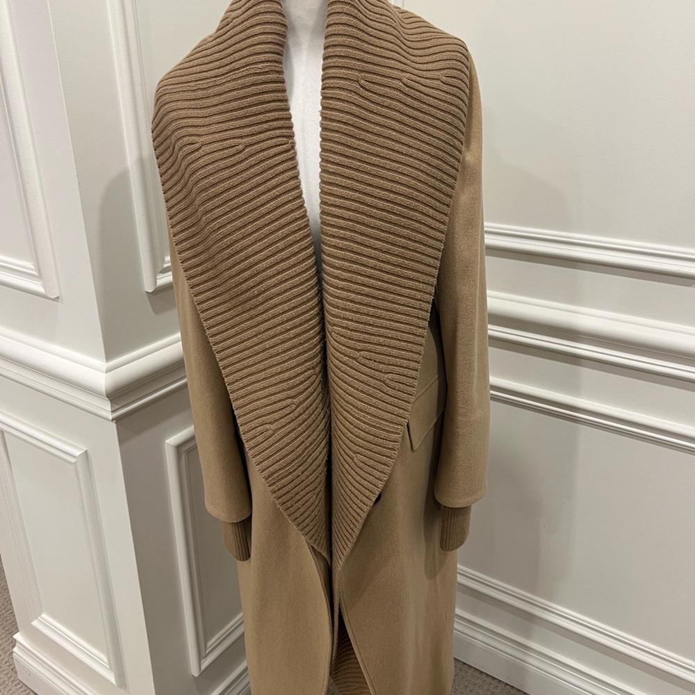 Burberry cashmere detachable shawl collar coat. Size 6